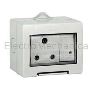 136.5123-414 15A IP55 2P+E Surface Swth Socket – Scame